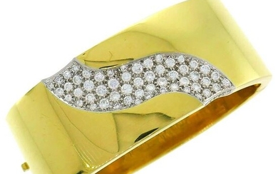 Trabert & Hoeffer Diamond Gold Bangle Bracelet