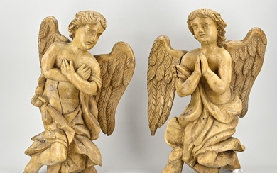 Two antique renaissance angels carved from linden wood. 17th - 18th Century. Size: 50 -...