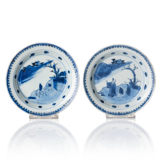 Two blue and white dishes, Tianqi/Chongzhen, 17th Century.