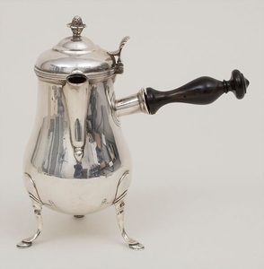 Verseuse / A silver hot milk pot, 18. Jh.