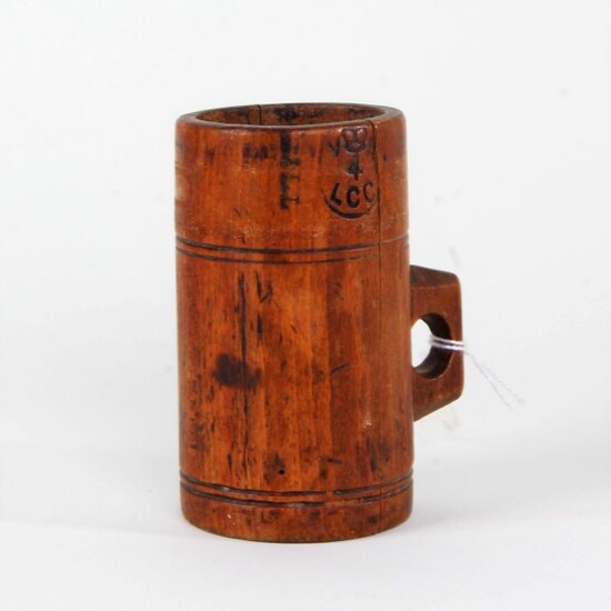 Victorian treen cup/measure, 10cm high