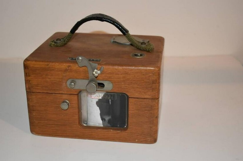 Vintage Benzing Pigeon Racing Clock in Wooden Case No Winder Key