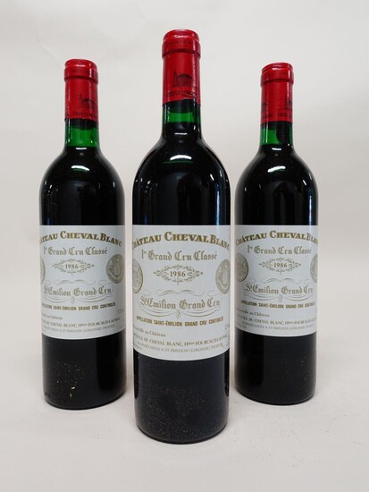 12 bouteilles CHÂTEAU CHEVAL BLANC 1986 1er GCC (A) Saint Emilion (6 base goulot