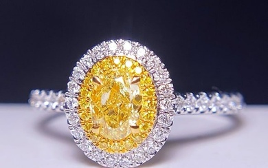 14K GOLD 0.77 CTW NATURAL YELLOW DIAMOND & DIAMOND RING