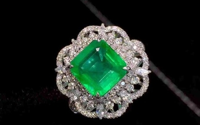 18 kt. White gold Ring-3ct Emerald 1.23 ct Diamond