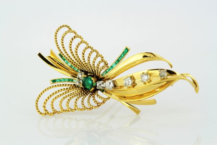 18 kt. Yellow gold -Vintage Brooch with Emeralds and Diamonds