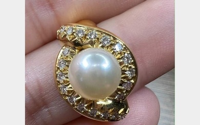 18K Yellow Gold Pearl & Diamond Ring