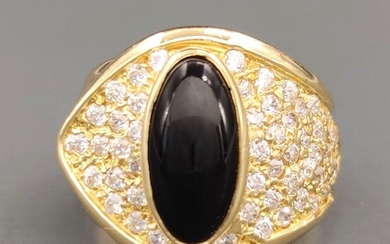 18K yellow gold women's ring with zircons and black opa