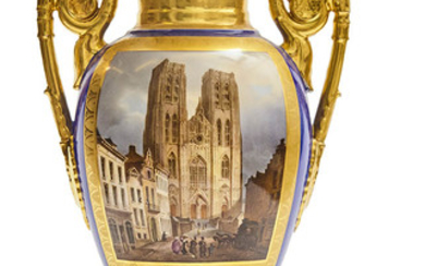 47-Bruxelles : Vase sur piédouche bi-ansé…