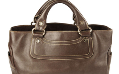 CÉLINE - a brown leather Boogie handbag.