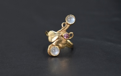 A 9ct gold Artisan style ring having moonstone and foliate decration, size M & approx 3.5g