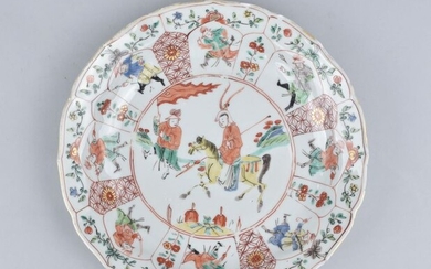 A CHINESE FAMILLE VERTE MU GUYING DISH - Porcelain - China - Kangxi (1662-1722)