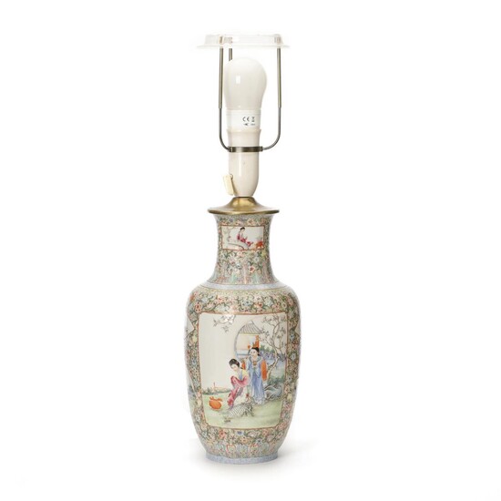 NOT SOLD. A Chinese porcelain vase. Marked Hongxian, 20th century. H. excl. mounting 29 cm. – Bruun Rasmussen Auctioneers of Fine Art