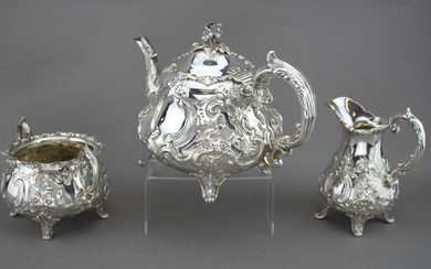 A Fine Victorian Three-Piece Tea Service - .925 silver - William Hunter, London - England - 1857