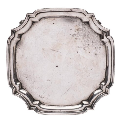 A George V silver salver, maker Harrison Brothers & Howson, ...