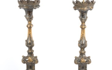 A PAIR OF 19TH CENTURY CONTINENTAL GILTWOOD TORCHERES, CONVERTED TO STANDARD LAMPS, EACH 159.5CM H