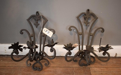A PAIR OF FRENCH PROVINCIAL WROUGHT IRON WALL SCONCES (45H X 40W CM)