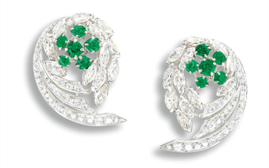 A Pair of Diamond and Emerald Earclips, 1950s, 鑽石配袓母綠耳環一對, 1950年代鑽石配袓母綠耳環一對, 1950年代