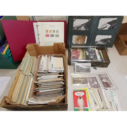 A large collection of early to mid 20th century post cards t...