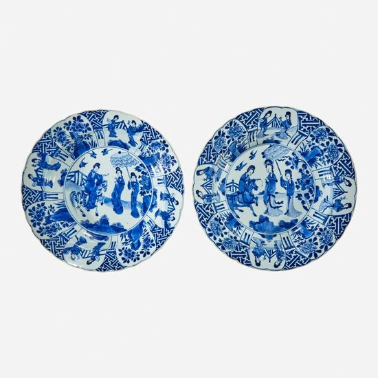 A pair of Chinese blue and white porcelain basins