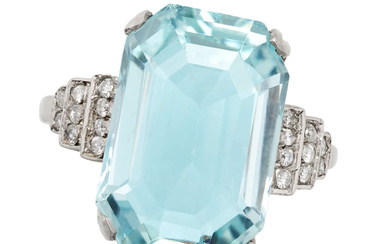 AN AQUAMARINE AND DIAMOND RING set with an octagon ...