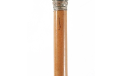 AN EARLY 20TH CENTURY MALACCA CANE WALKING STICK FITTED WITH...