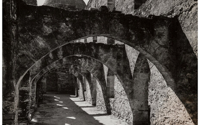 Alfred Eisenstaedt (1898-1995), Cloister of Church of San Jose Mission (1935)