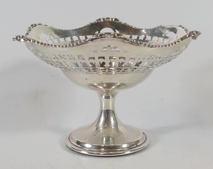 An Edward VII Pierced Loaded Silver Footed Bowl, 14cm diam.,...