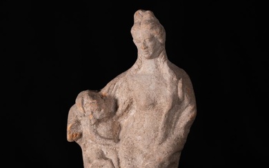 Ancient Greek, Hellenistic terracotta figure of Aphrodite and Eros, 23,5 cm -TL test- Spanish Export Licence - Figure