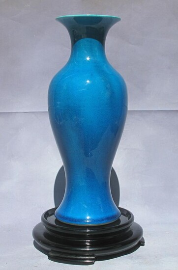 Blue porcelain vase GC4A