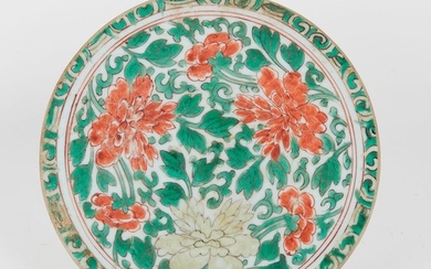 CHINA, ep. KANGXI (1662/1722). Round shaped plate decorated...