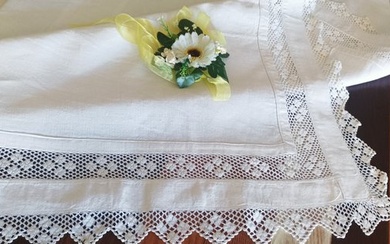 Charming layette sheet from my grandparents' time with beautiful fine handmade lace - Bed sheet - 220 cm - 170 cm