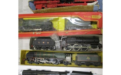 Collection of OO gauge locomotives including Wrenn LNER 2670...