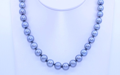 Collier en perles de Tahiti gris-argenté de 7-10 mm. longueur: 45 cm. avec fermeture en...