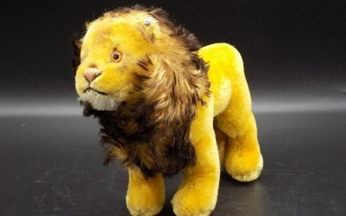 Cuddly vintage Steiff lion. Original ear tag
