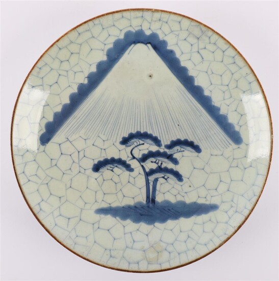 (-), A blue and white porcelain dish, Japan,...
