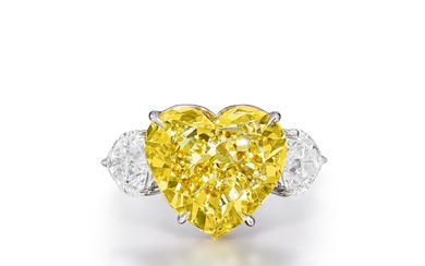 Fancy Deep Yellow Diamond and Diamond Ring | 8.85克拉 深彩黃色鑽石 配 鑽石 戒指