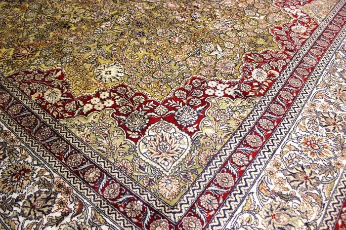 Goldfäden Hereke - Carpet - 275 cm - 185 cm