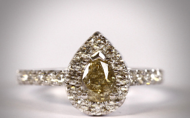 HALORING, diamonds, total 1,04ct, white gold 18K.