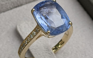 Huge 8.52 Carat Blue Natural Sapphire And Diamonds Ring - 14 kt. Yellow gold - Ring - 8.52 ct Sapphire - Diamonds