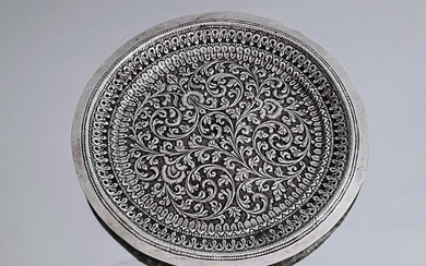Kutch dish with floral patterns - 84 g - 14 cm - Silver - India - The British Raj (1858 – 1947)