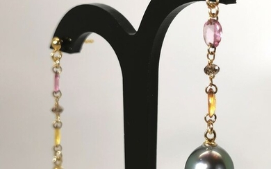 #LOW RESERVE PRICE# Perfect drop Tahiti pearls - 18 kt. Tahitian pearl, Yellow gold - Earrings - 0.60 ct Sapphires - Diamonds