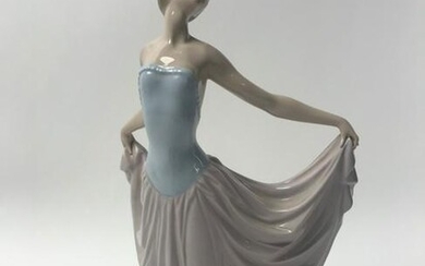 Lladro Dancer Woman Porcelain Figurine