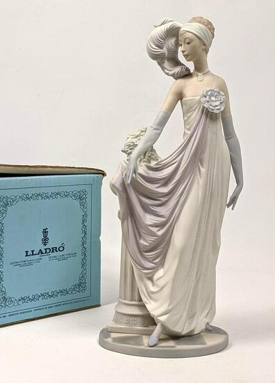 Lladro figure 5.283 Dama Charleston. With Box.