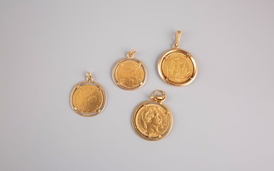 Lot de 4 pendentifs en or jaune 18K 750°/°° sertie de pièces de 10 francs...