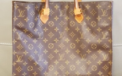 Louis Vuitton - Sac plat Handbag