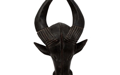 Maske "Büffel" (Nyal) OKU-KAMERUN/ZENTRALAFRIKA