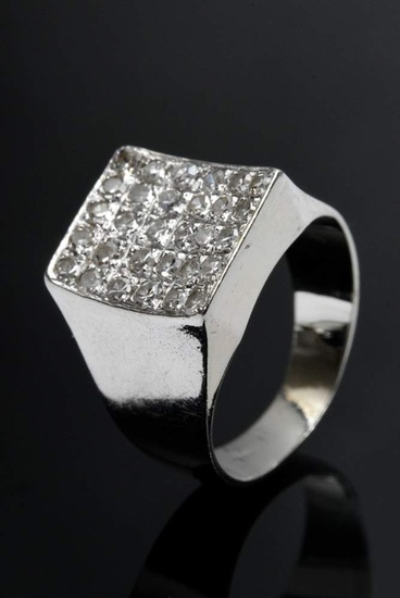 Modern white gold 750 ring with square concave ring head and diamonds in pavé settings (total ca. 0.45ct/SI/TCR), 4,8g, size 46