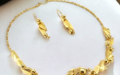 Necklace & earrings 18K - 3 piece jewellery set Gold