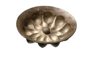 Neo-Elamite Silver Phiale. Ca. 6th-4th century B.C. Intact. 12,7 cm D. Spanish Export License.